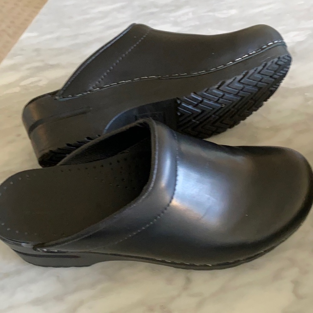 Sanita clogs